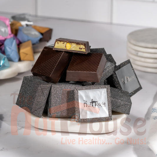 Dark Chocolate with pistachios pieces and cream